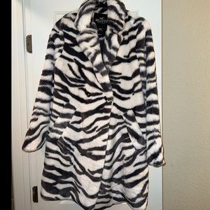 Hollister Faux Fur Topcoat Top Coat Jacket Teddy XXS zebra